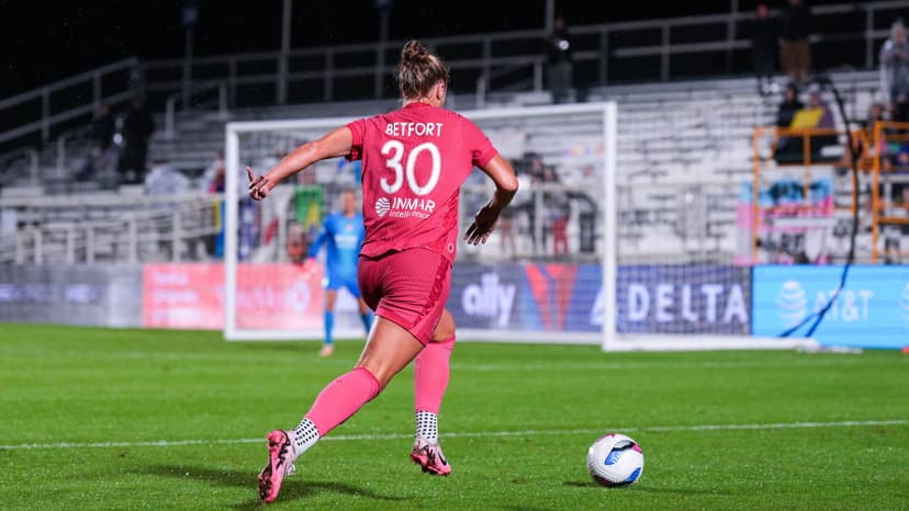 20251011-21-25-27-2LG01172