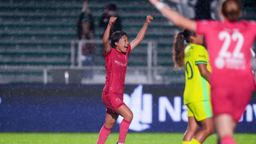 20251011-21-17-56-1LG01323