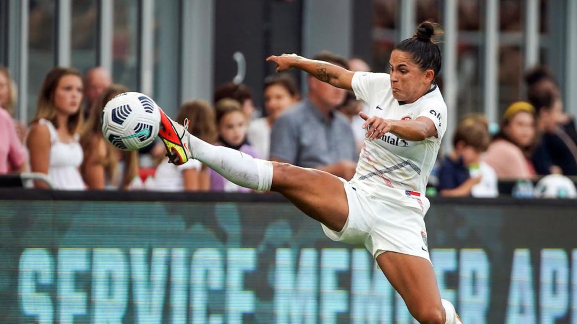 NWSLTQ082921040_large